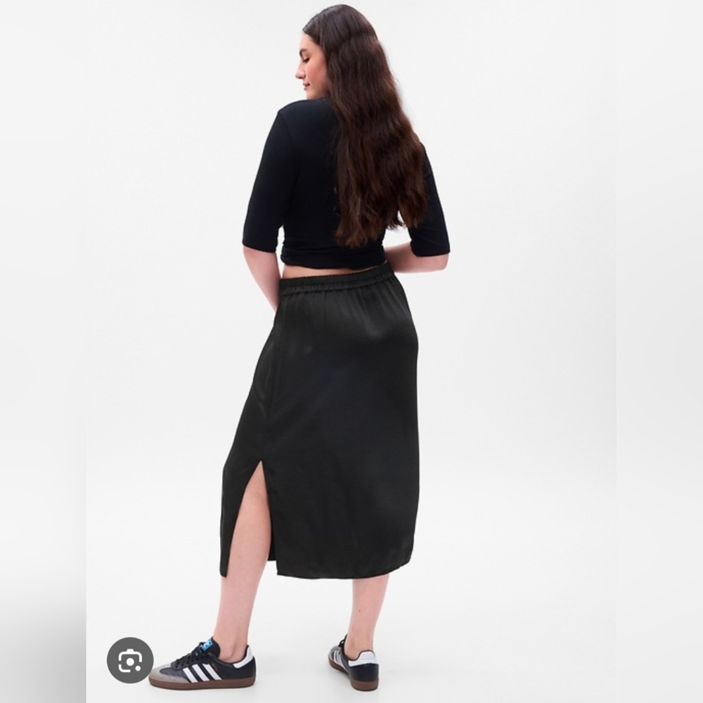 GAP/Satin Midi Green Skirt Sz S